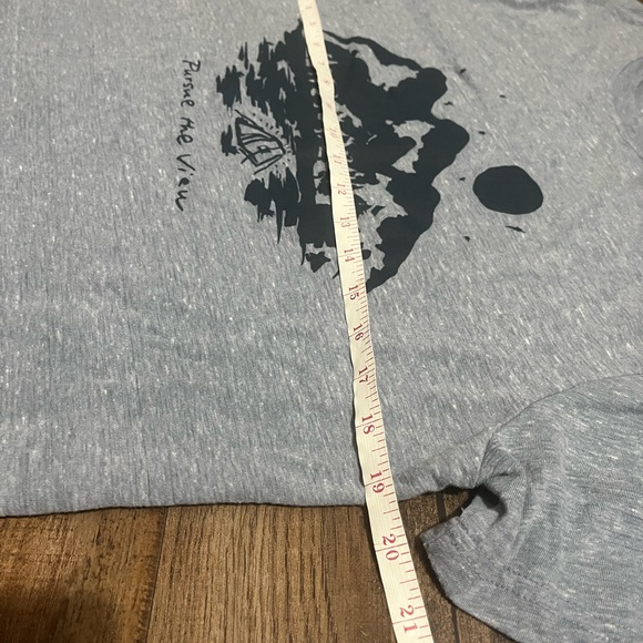 Sz M Thread 4 Thought Tshirt - Picture 3 of 3